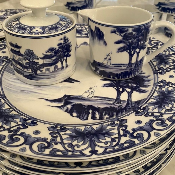 Chinoiserie Blue & White Pagoda Dinnerware Canton Blue 34 pieces - Picture 2 of 5
